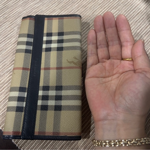 Vintage Burberry Beige and Black Check Long Wallet - Picture 4 of 5